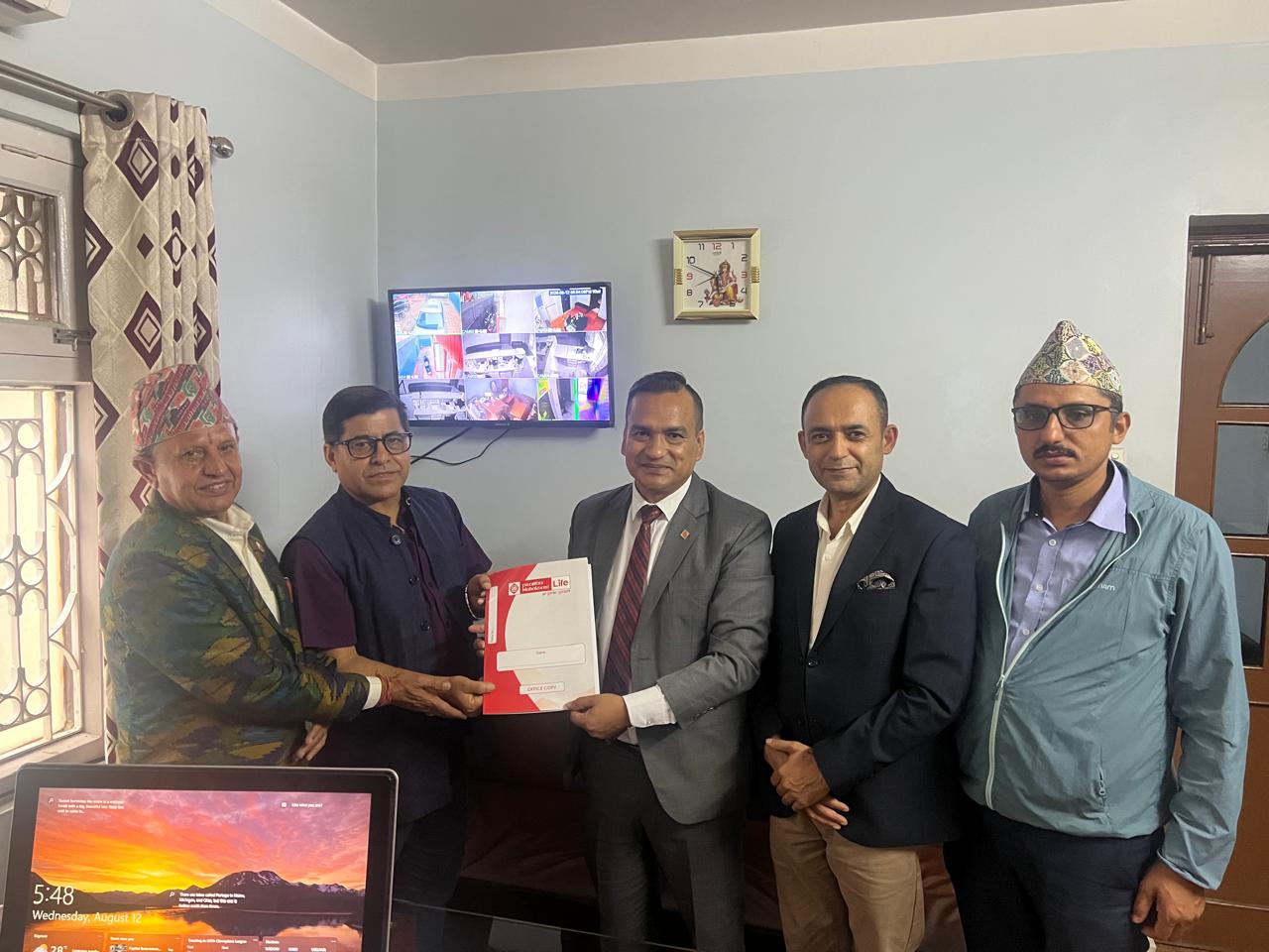 श्रीगणेश बचत तथा ऋण सहकारी संस्था लि. र प्रभु महालक्ष्मी लाइफ इन्स्योरेन्स लि. बीच सेयर सदस्यहरूको जीवन बीमा गर्ने सम्बन्धी सम्झौतामा हस्ताक्षर भएको छ । 